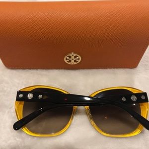 Perfect condition Tory Burch sunglasses